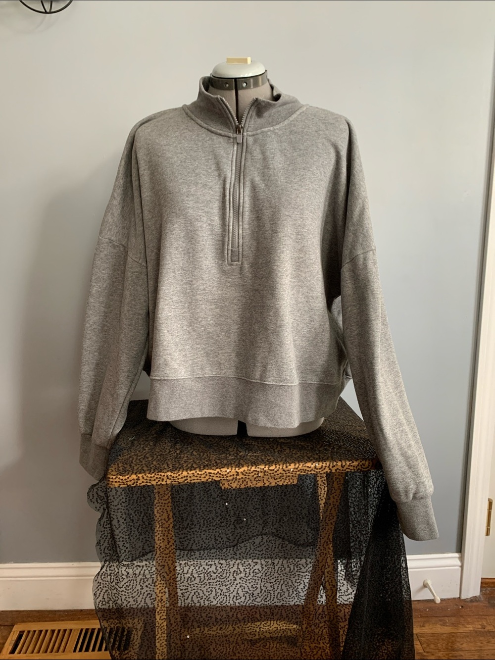 Fabletics  Gray Half-Zip Pullover XXL
Cropped